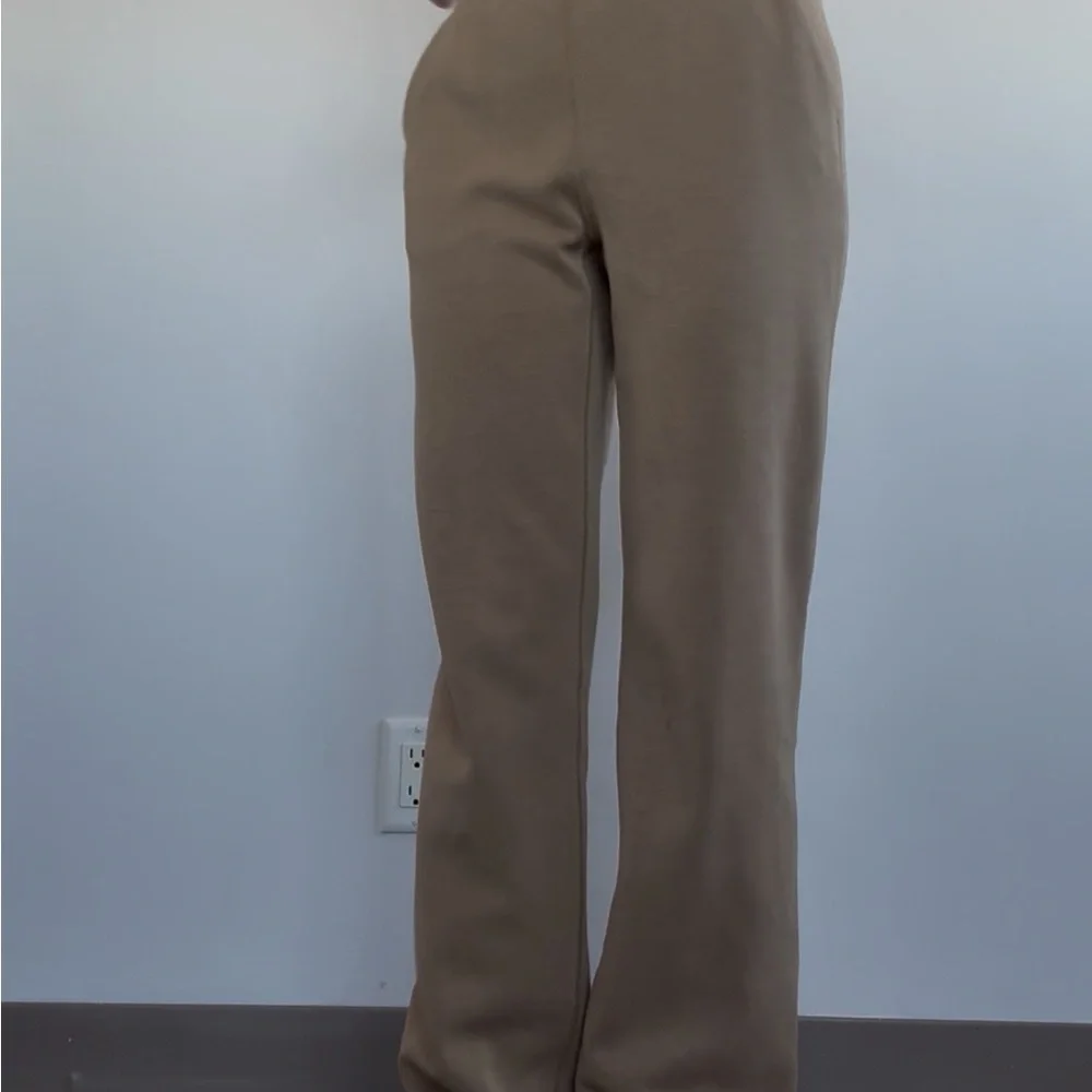 Lululemon Camel High-Waisted Pants - Picture 2 of 9